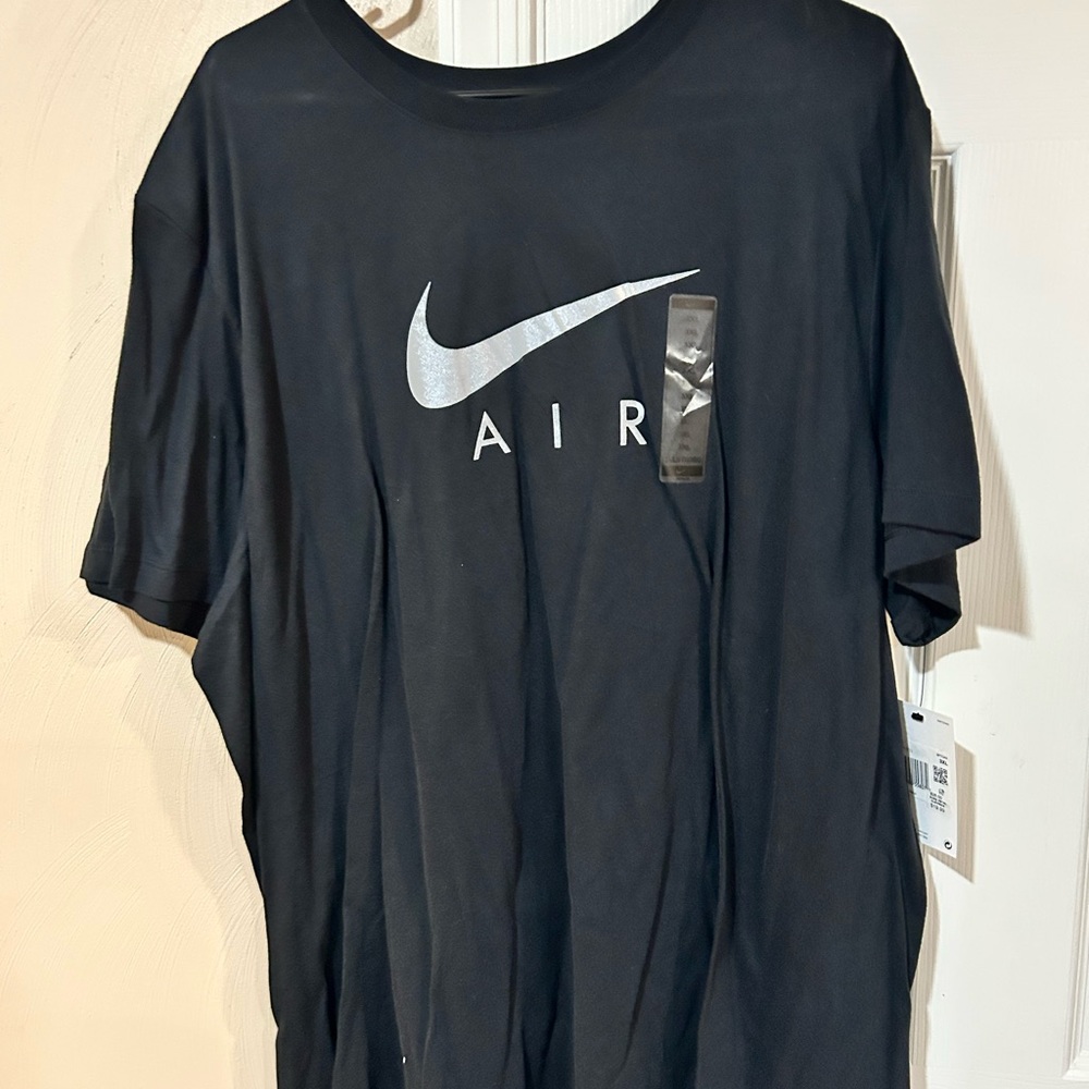 Nike Men's Black T-Shirt